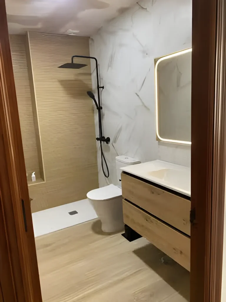 Reforma completa de baño realizada en Archena