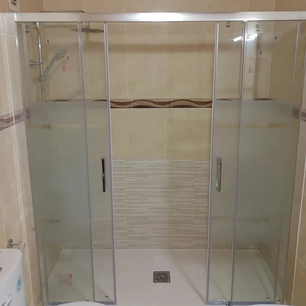 Bañera cambiada por pie de ducha en Murcia